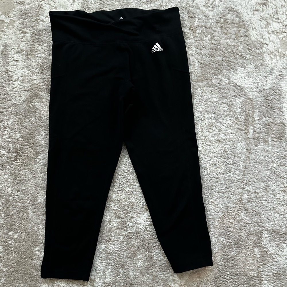 Adidas - cropped leggings